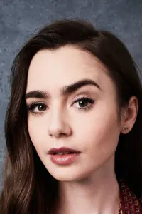 Фото Лілі Коллінз (Lily Collins)