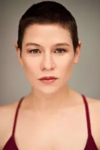 Фото  (Yael Stone)