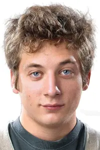 Фото Джеремі Аллен Уайт (Jeremy Allen White)