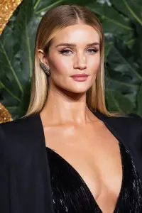 Фото Розі Хантінгтон-Уайтлі (Rosie Huntington-Whiteley)