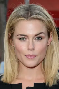 Фото Рейчел Тейлор (Rachael Taylor)