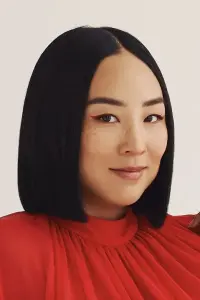 Фото Грета Лі (Greta Lee)