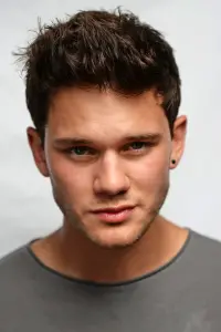 Фото Джеремі Ірвайн (Jeremy Irvine)