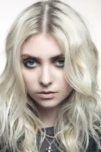 Фото Тейлор Момсен (Taylor Momsen)