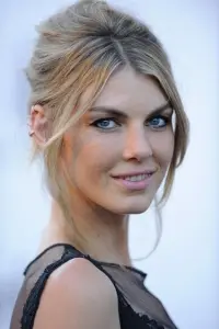 Фото Анджела Ліндвал (Angela Lindvall)