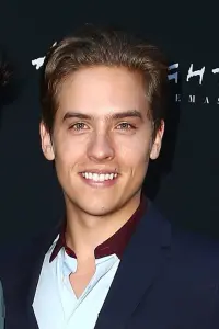 Фото Ділан Спроус (Dylan Sprouse)