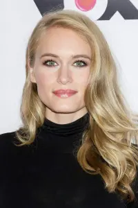 Фото Левен Рамбін (Leven Rambin)