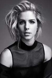 Фото Емілі Бетт Рікардс (Emily Bett Rickards)