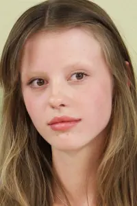 Фото Мія Гот (Mia Goth)