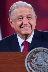 Фото  (Andrés Manuel López Obrador)