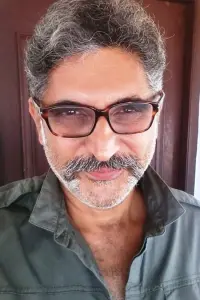 Фото  (Suresh Chandra Menon)