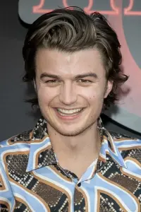 Фото Джо Кірі (Joe Keery)