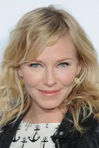 Фото  (Kelli Giddish)