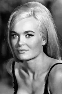 Фото Ширлі Ітон (Shirley Eaton)