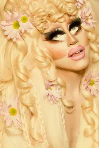 Фото  (Trixie Mattel)