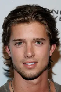 Фото  (Drew Van Acker)