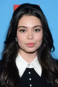 Фото Аулі Кравальо (Auli'i Cravalho)