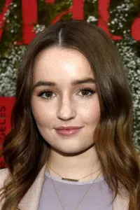 Фото Кейтлін Девер (Kaitlyn Dever)