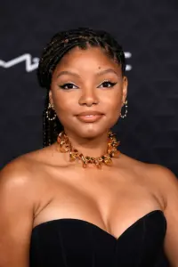 Фото Холлі Бейлі (Halle Bailey)