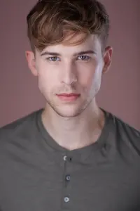 Фото  (Tommy Dorfman)