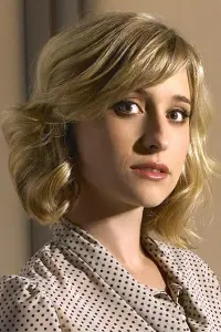 Фото Еллісон Мак (Allison Mack)