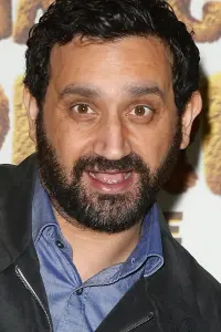 Фото  (Cyril Hanouna)