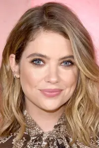 Фото Ешлі Бенсон (Ashley Benson)