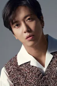 Фото  (Jung Yong-hwa)