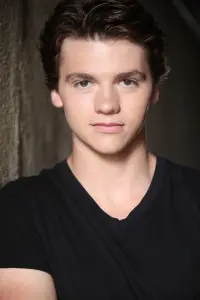 Фото Джоел Кортні (Joel Courtney)