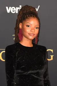 Фото Холлі Бейлі (Halle Bailey)