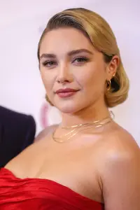 Фото Флоренс П'ю (Florence Pugh)