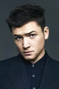 Фото Тарон Егертон (Taron Egerton)