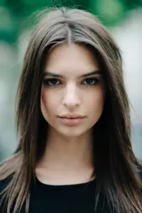 Фото Емілі Ратаковскі (Emily Ratajkowski)