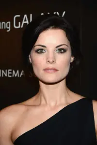 Фото Джеймі Олександр (Jaimie Alexander)