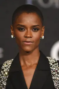 Фото Летиція Райт (Letitia Wright)