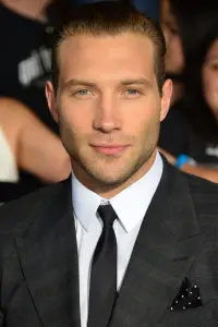 Фото Джай Кортні (Jai Courtney)