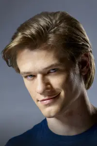 Фото Лукас Тілль (Lucas Till)