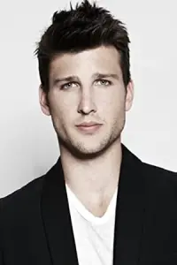 Фото  (Parker Young)