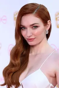 Фото Елеонор Томлінсон (Eleanor Tomlinson)