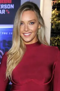 Фото  (Camille Kostek)