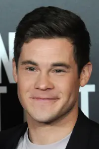 Фото Адам Дівайн (Adam Devine)