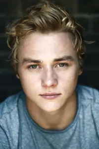 Фото Бен Харді (Ben Hardy)