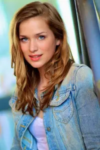 Фото Елізабет Лейл (Elizabeth Lail)