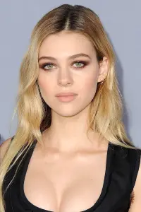 Фото Нікола Пельц Бекхем (Nicola Peltz Beckham)