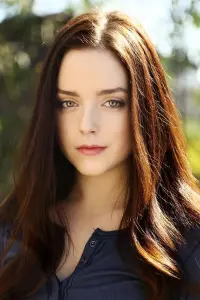 Фото Медісон Девенпорт (Madison Davenport)