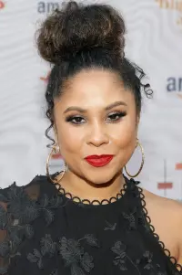 Фото  (Angela Yee)