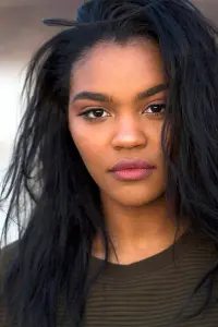 Фото Китай Енн Макклейн (China Anne McClain)