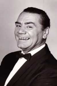 Фото Ернест Боргнайн (Ernest Borgnine)