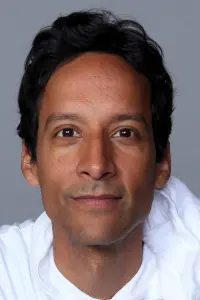 Фото Денні Пуді (Danny Pudi)