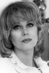 Фото Джоанна Ламлі (Joanna Lumley)